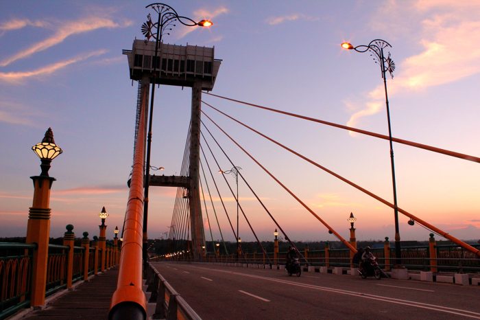 Jembatan Tengku Agung Sultanah Latifah